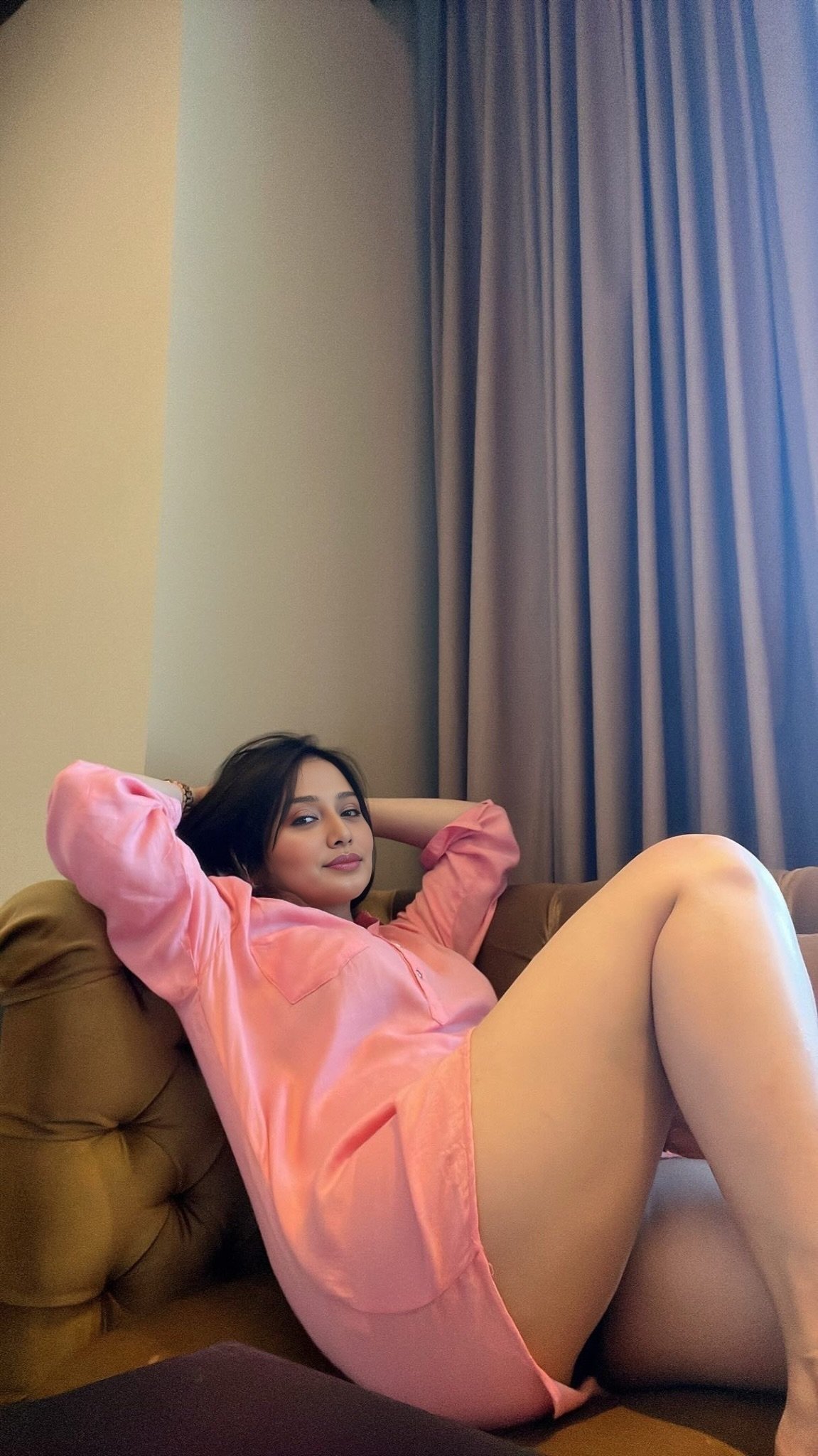 Vip Call Girls In Noida 9990186833 Escorts Service Noida