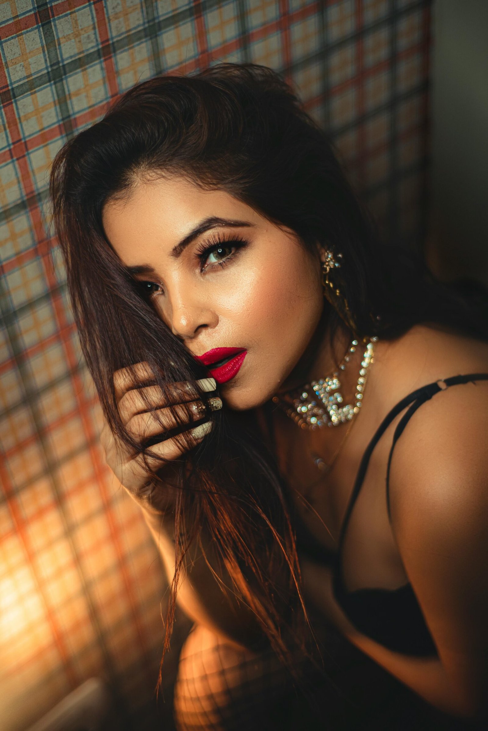 ^^Call Girls near Holiday Inn New Delhi +91-9958560360 Escorts Service 24X7