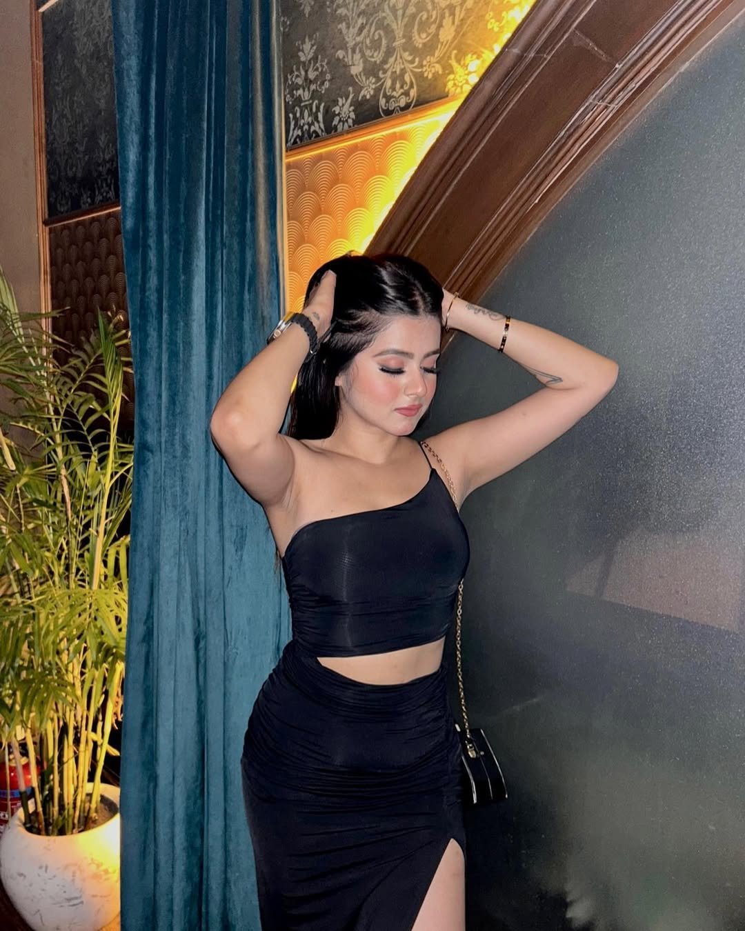 sakshi-in-gurgaon-indian-escort-in-gurgaon-11936156_original